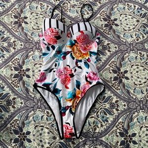 NEW WITH TAGS Cupshe Floral and Striped One-Piece